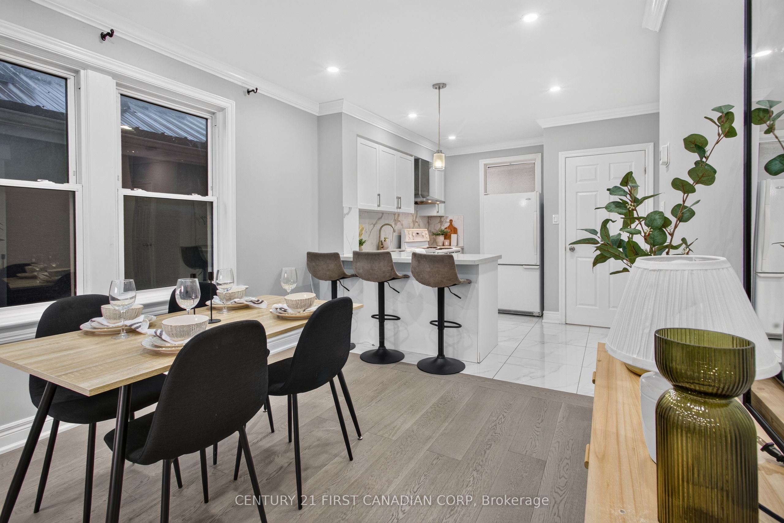 384 Wharncliffe Road S Property Photo 13