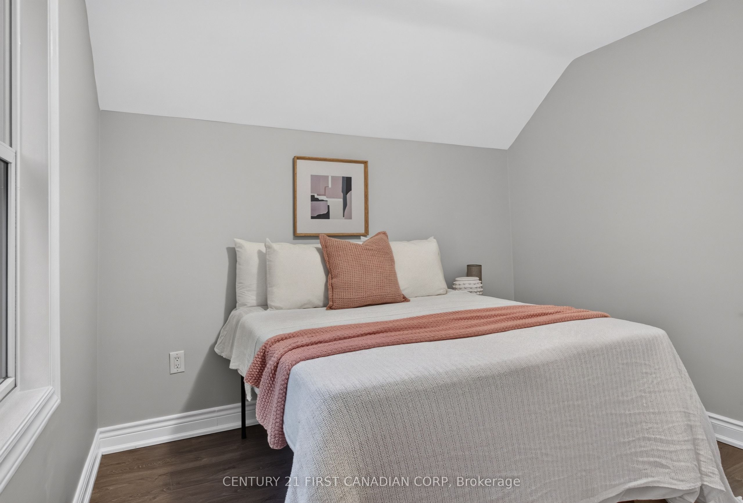 384 Wharncliffe Road S Property Photo 19