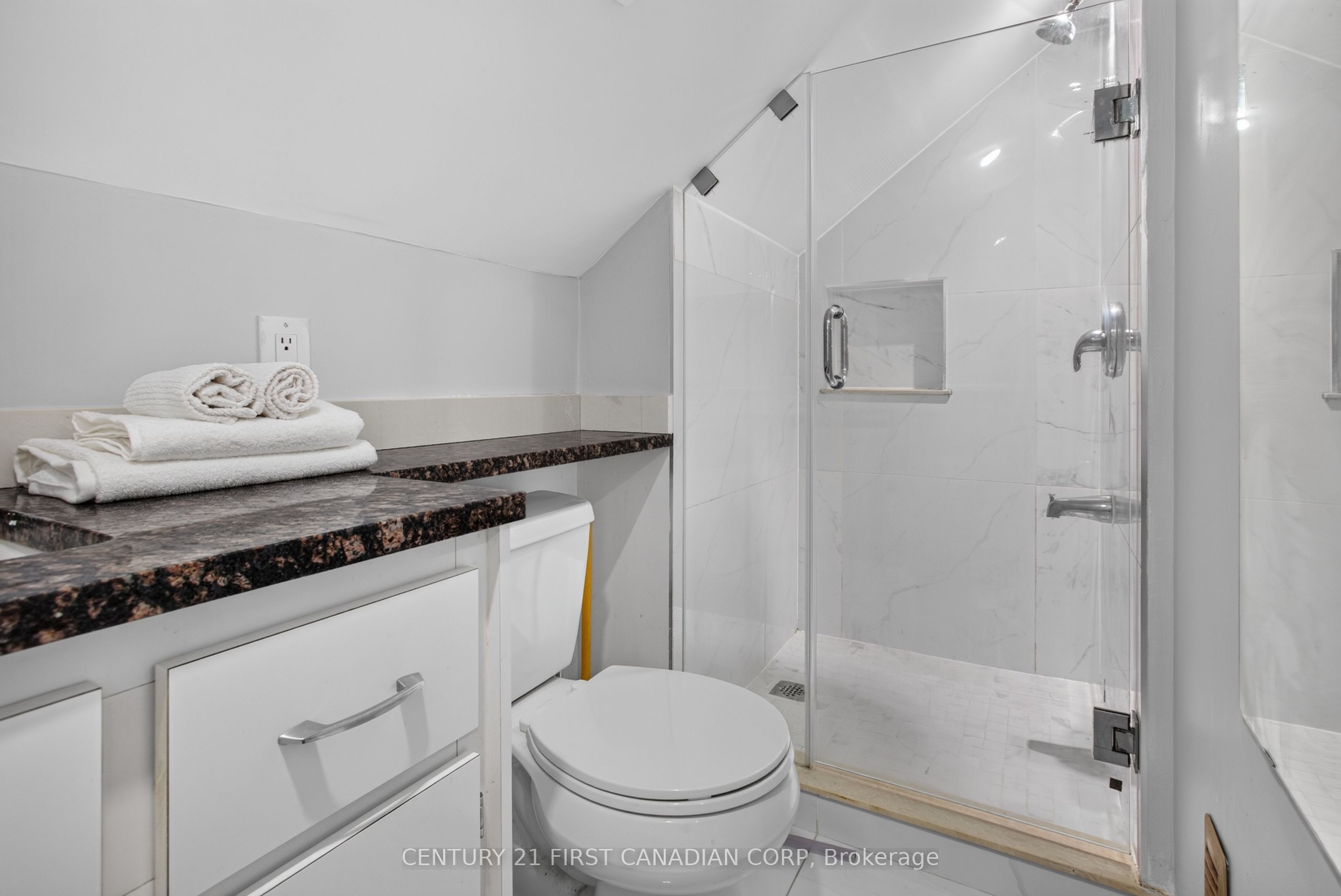 384 Wharncliffe Road S Property Photo 22