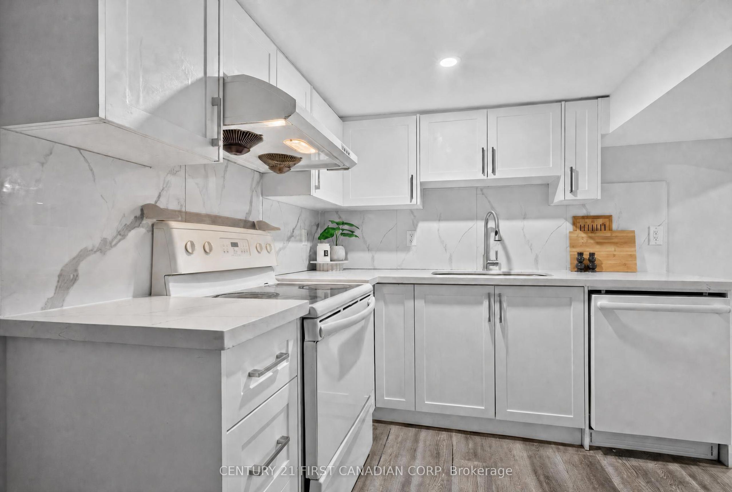 384 Wharncliffe Road S Property Photo 26