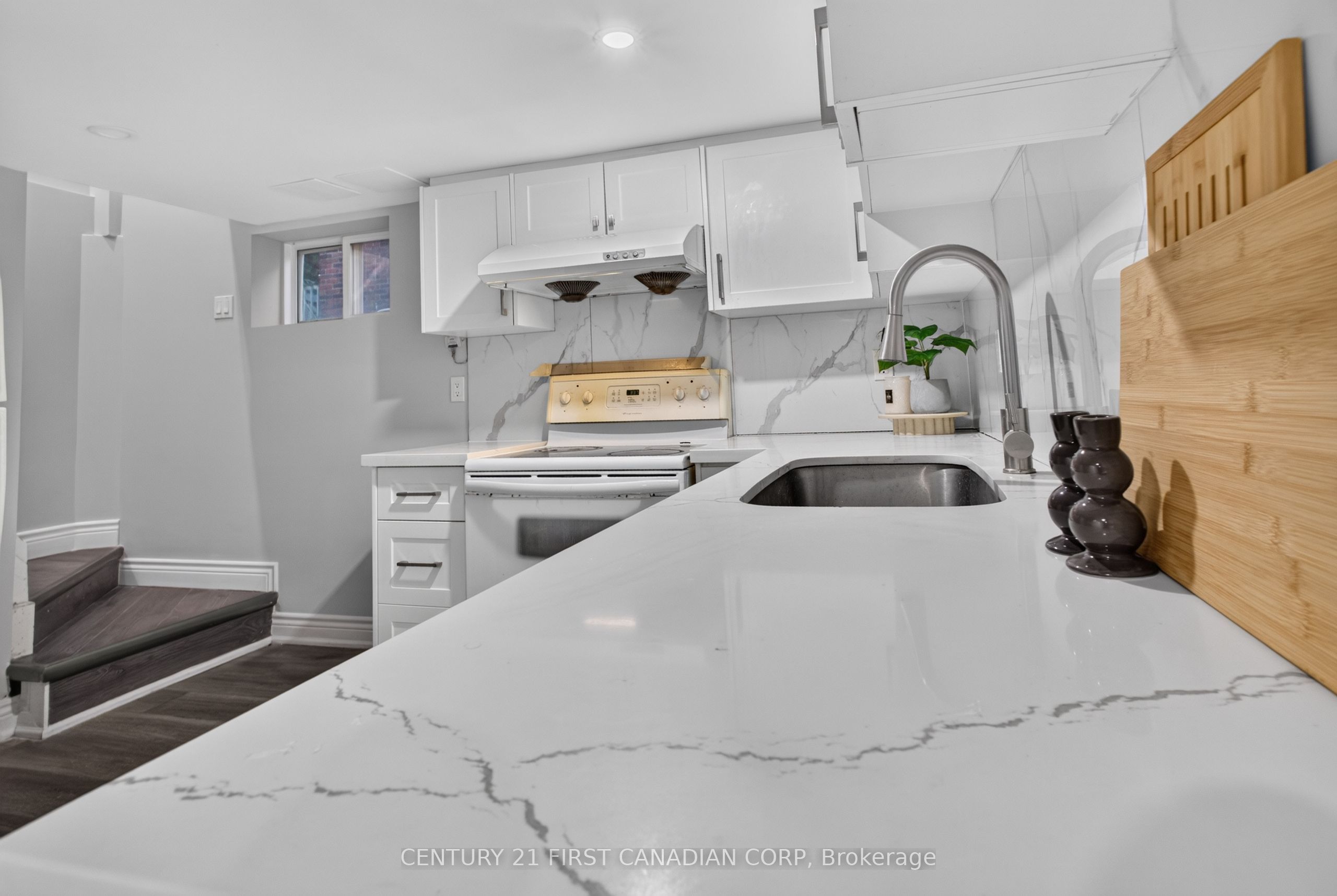 384 Wharncliffe Road S Property Photo 27
