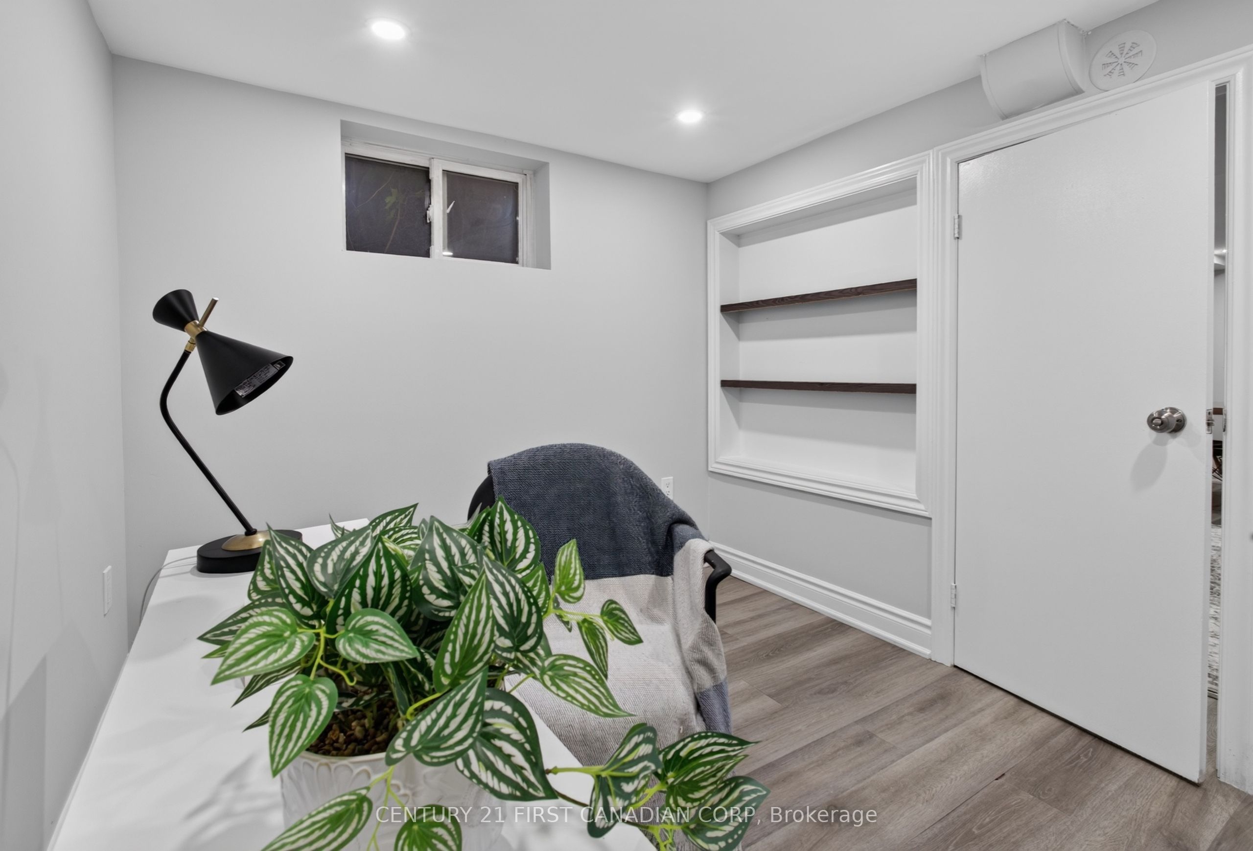384 Wharncliffe Road S Property Photo 33