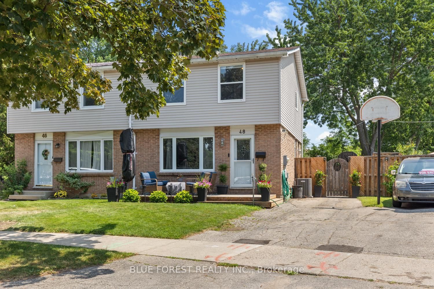48 Rosamond Crescent Property Photo 1