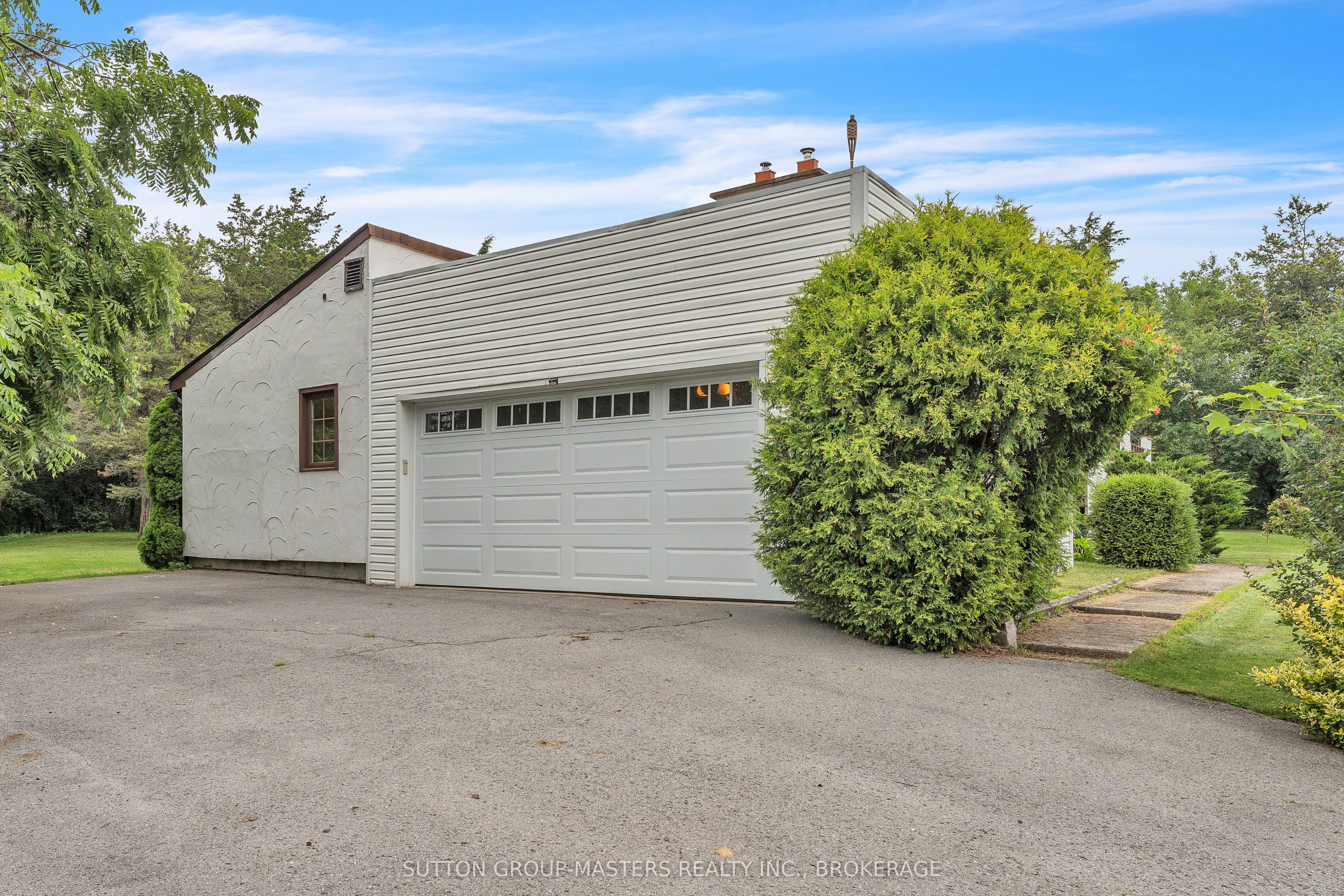 2 Stonehead Circle Property Photo 8