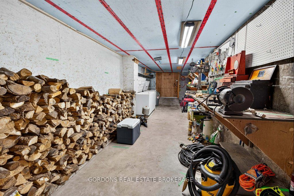 2950 R29 Property Photo 26