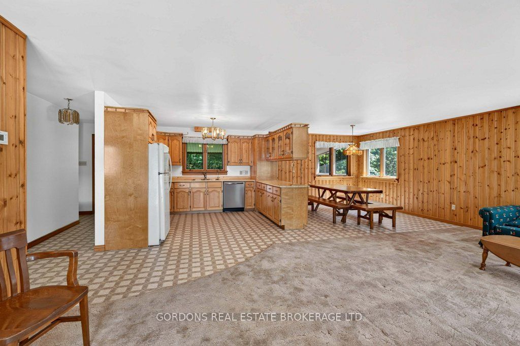 2950 R29 Property Photo 32