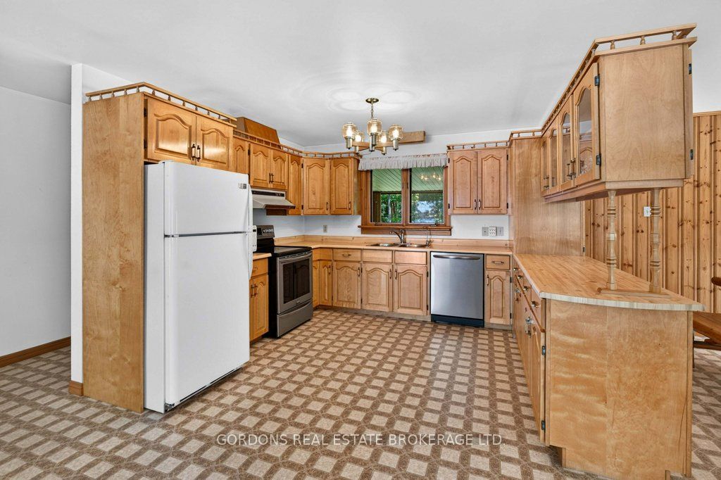 2950 R29 Property Photo 33