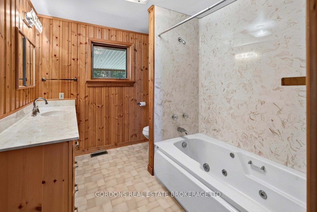 2950 R29 Property Photo 44