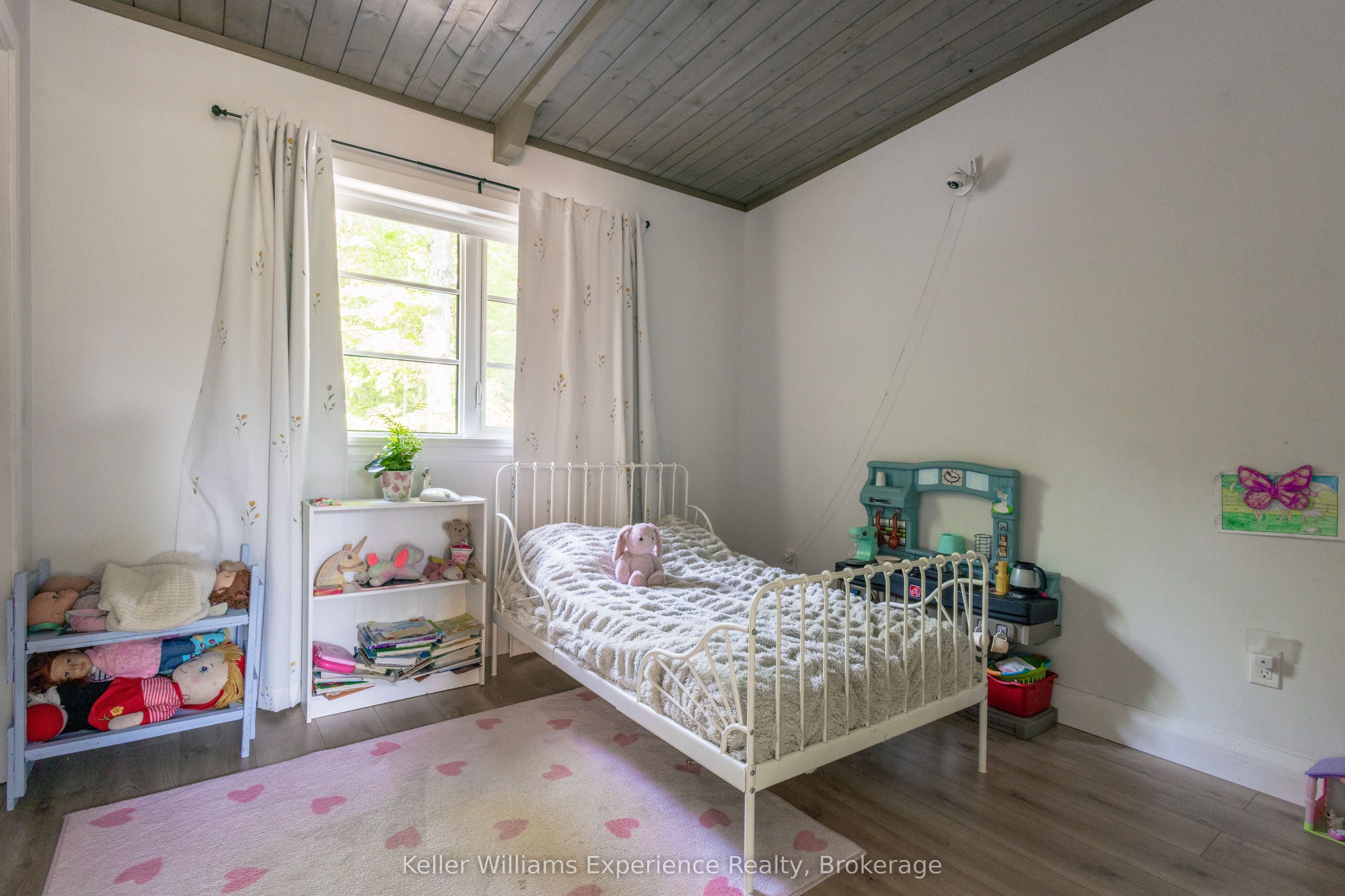1739 Fraserburg Road Property Photo 19