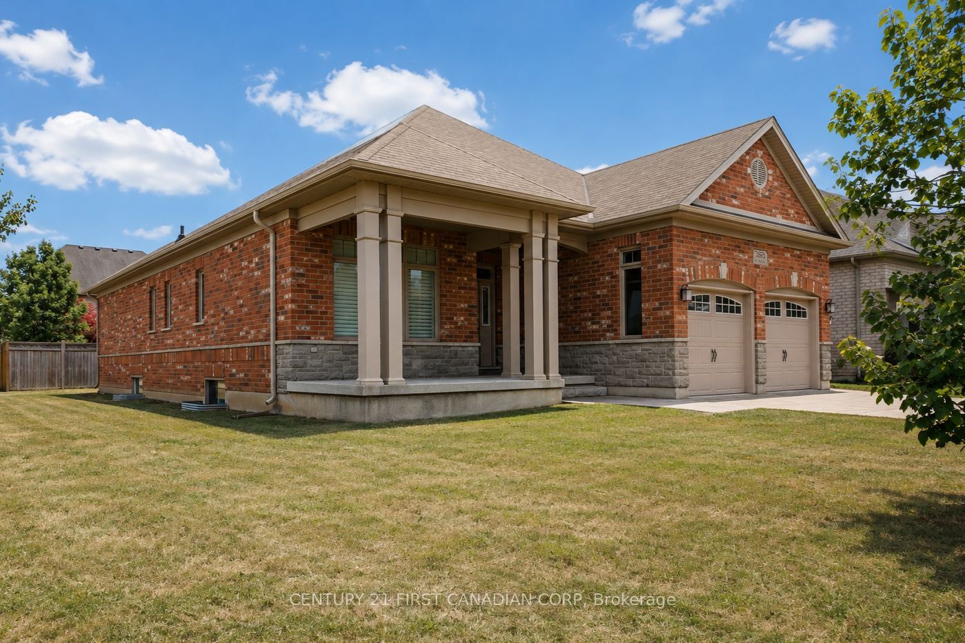 3183 Pincombe Drive Property Photo 3