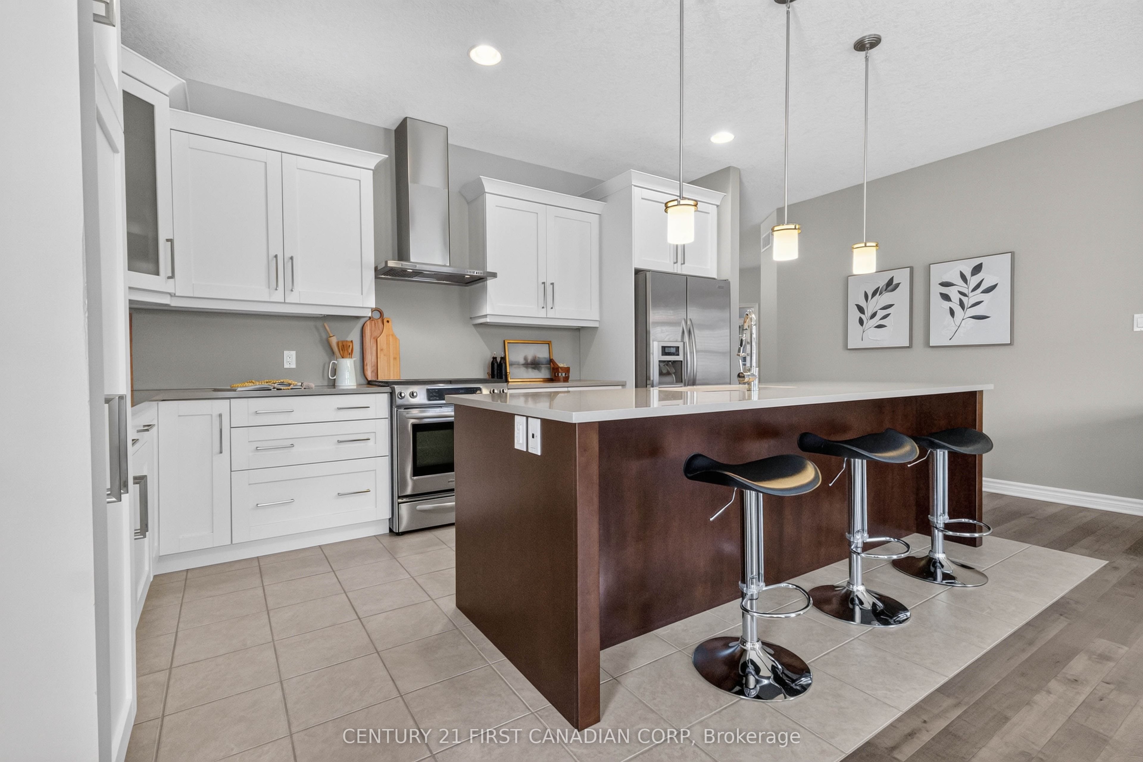3183 Pincombe Drive Property Photo 11