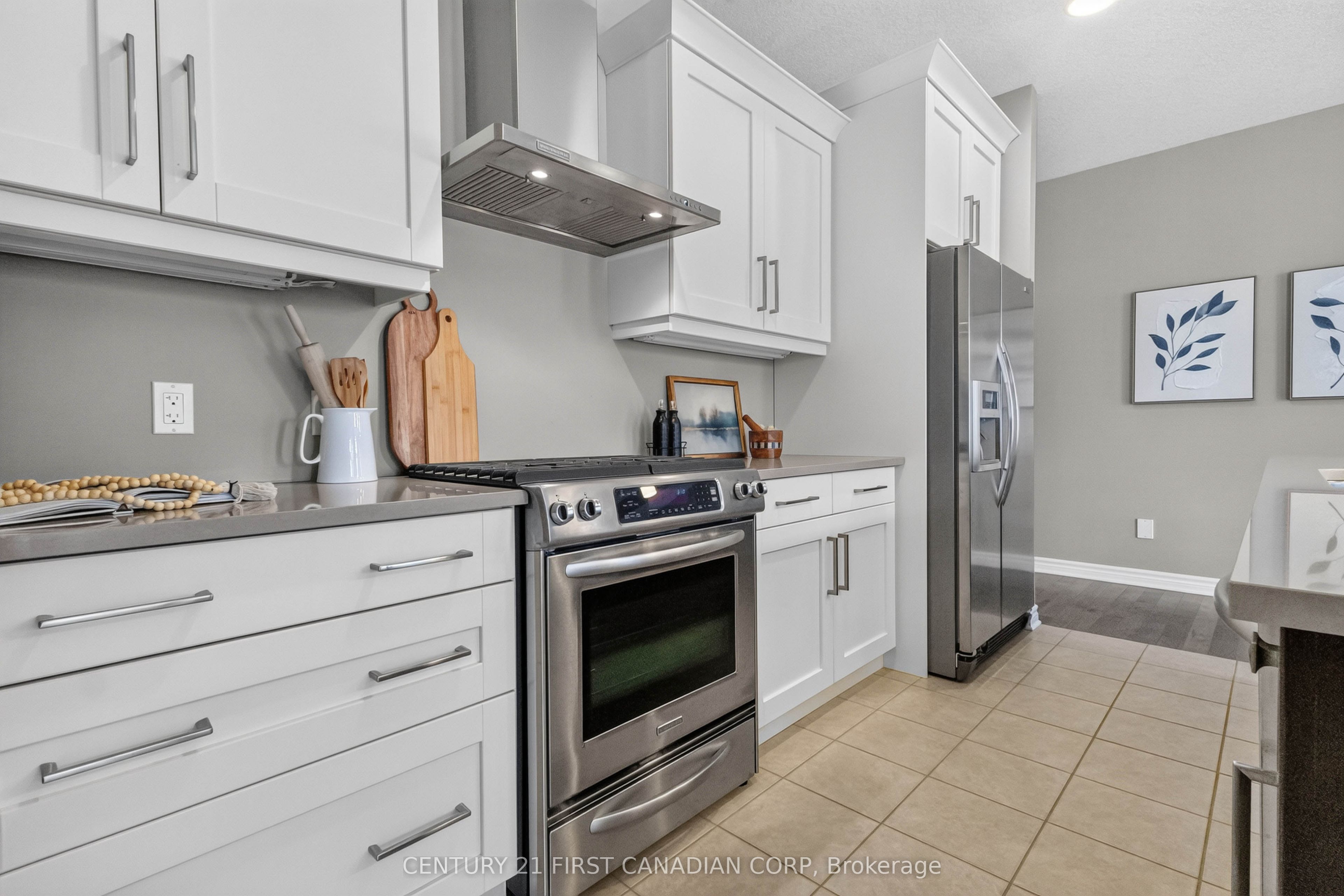 3183 Pincombe Drive Property Photo 13