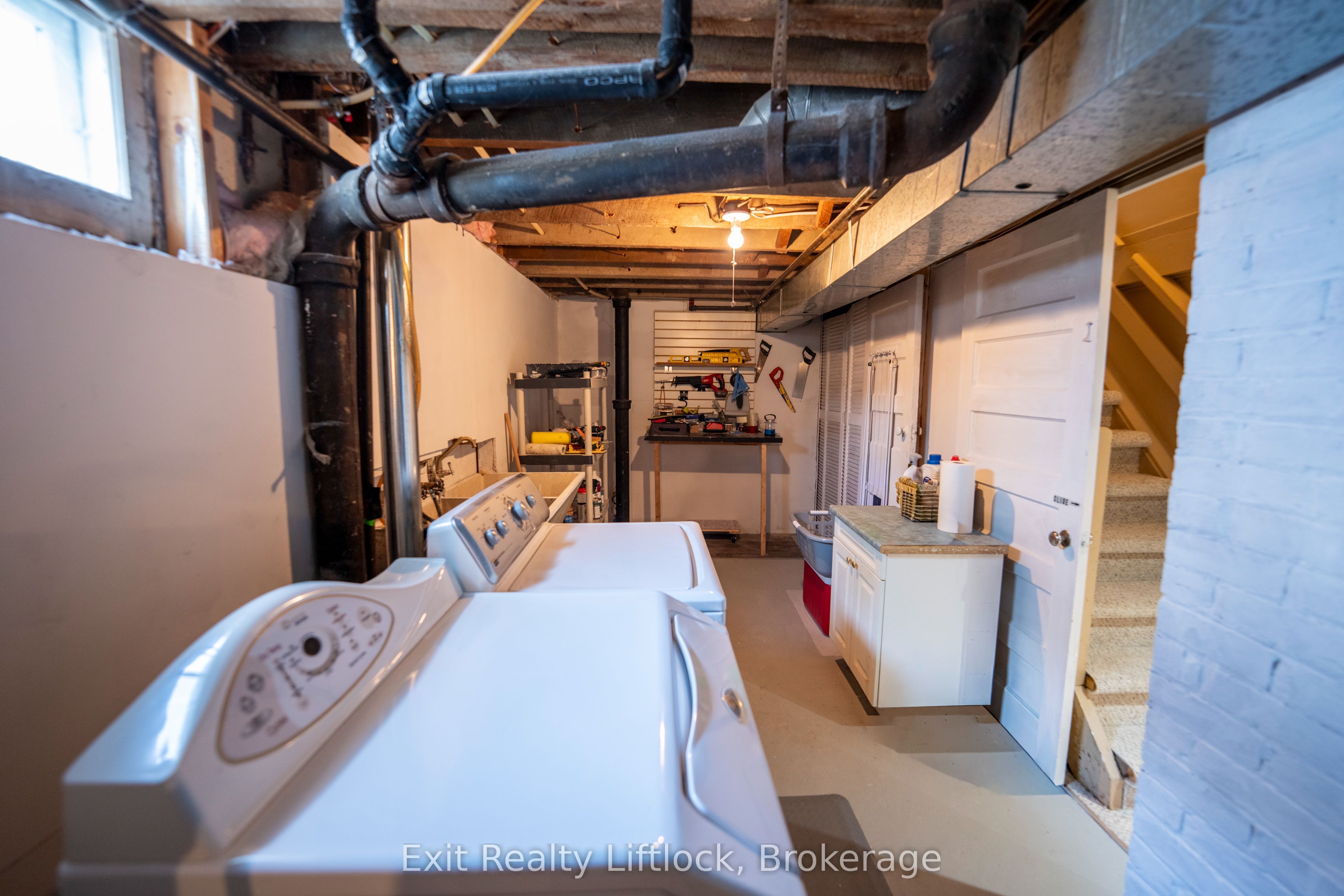 521 Mckellar Street Property Photo 16
