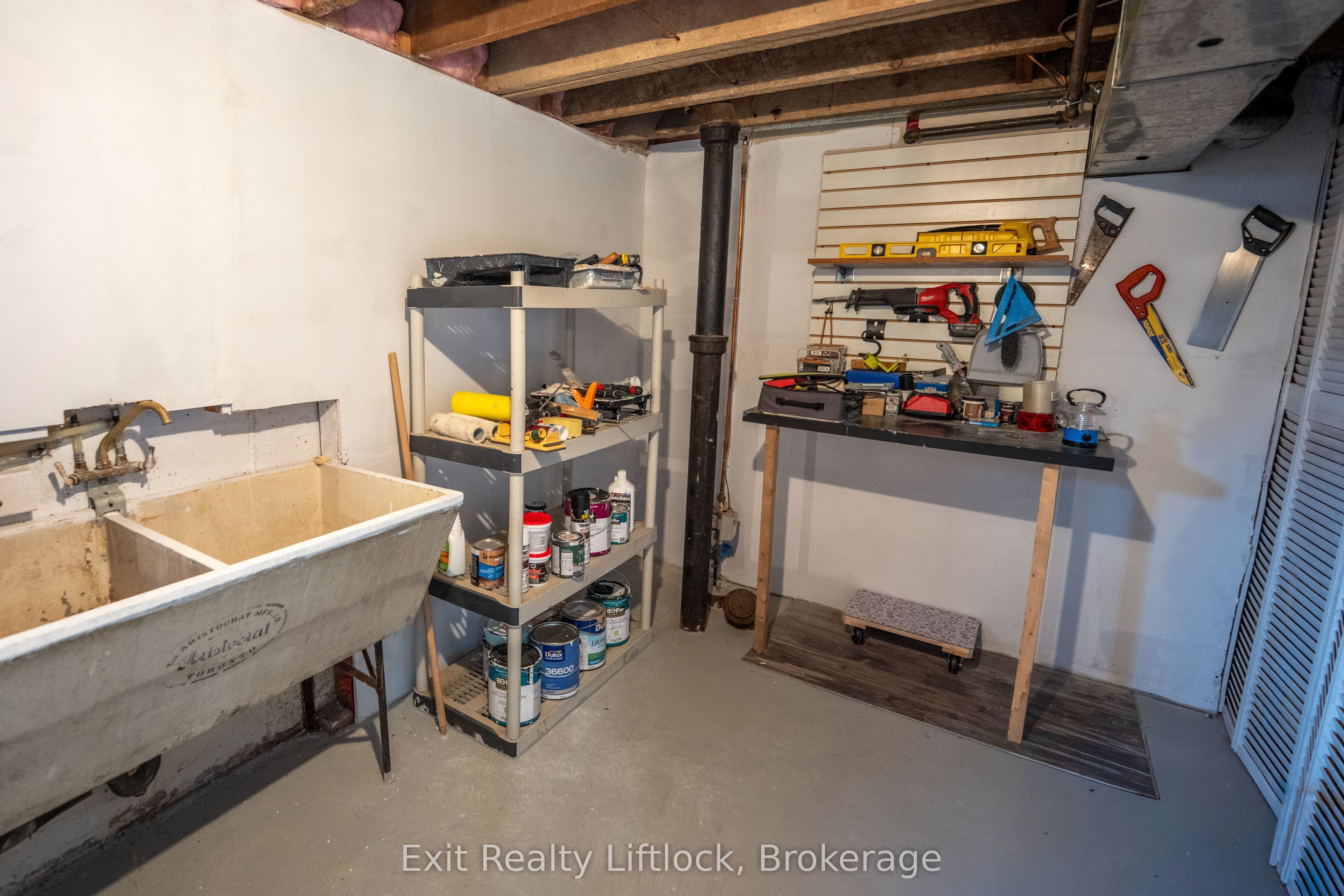 521 Mckellar Street Property Photo 17