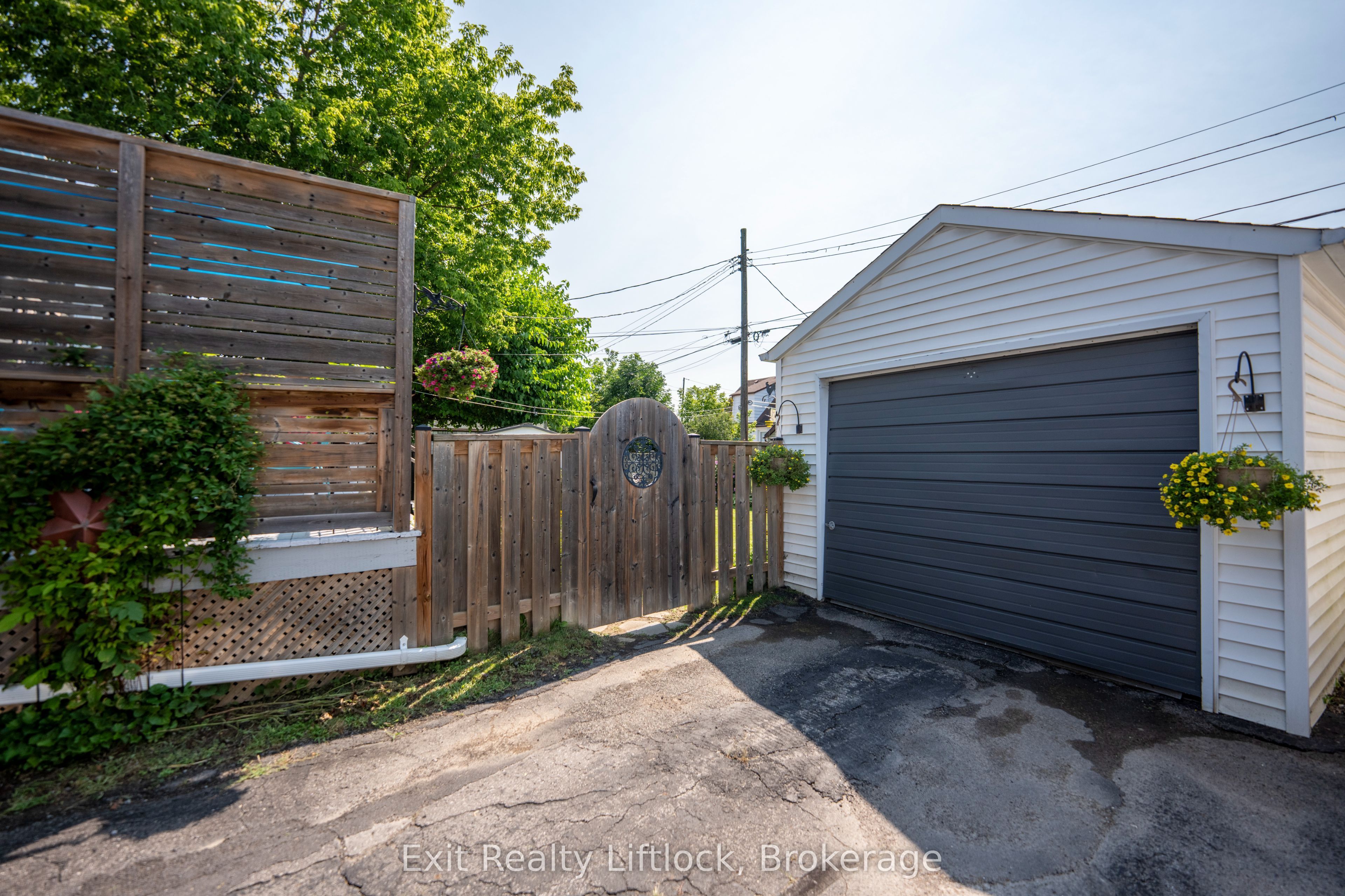 521 Mckellar Street Property Photo 24