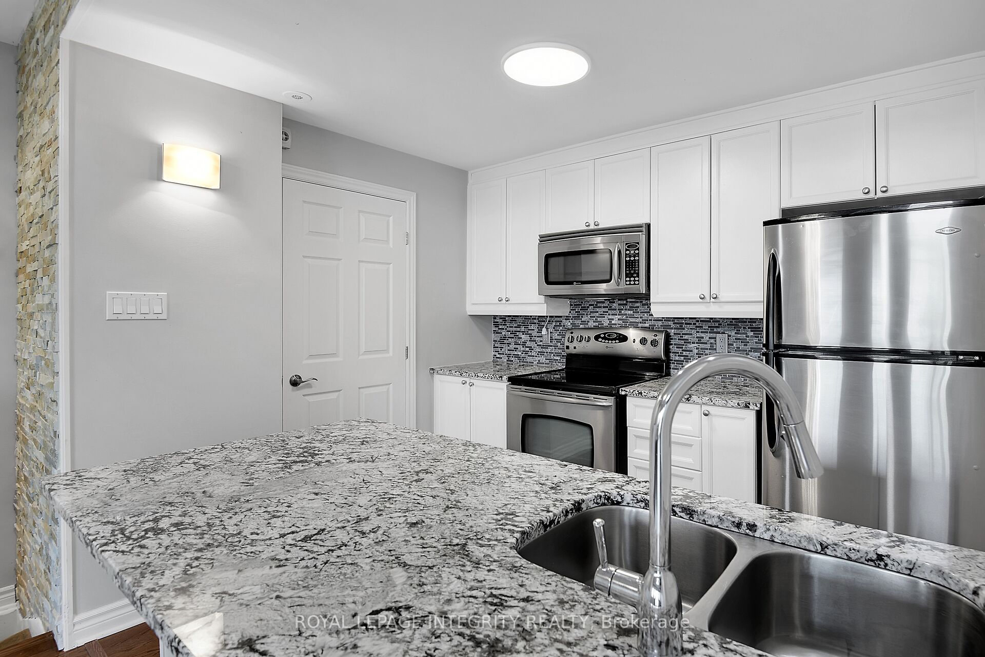 221 Crestway Drive J Property Photo 20