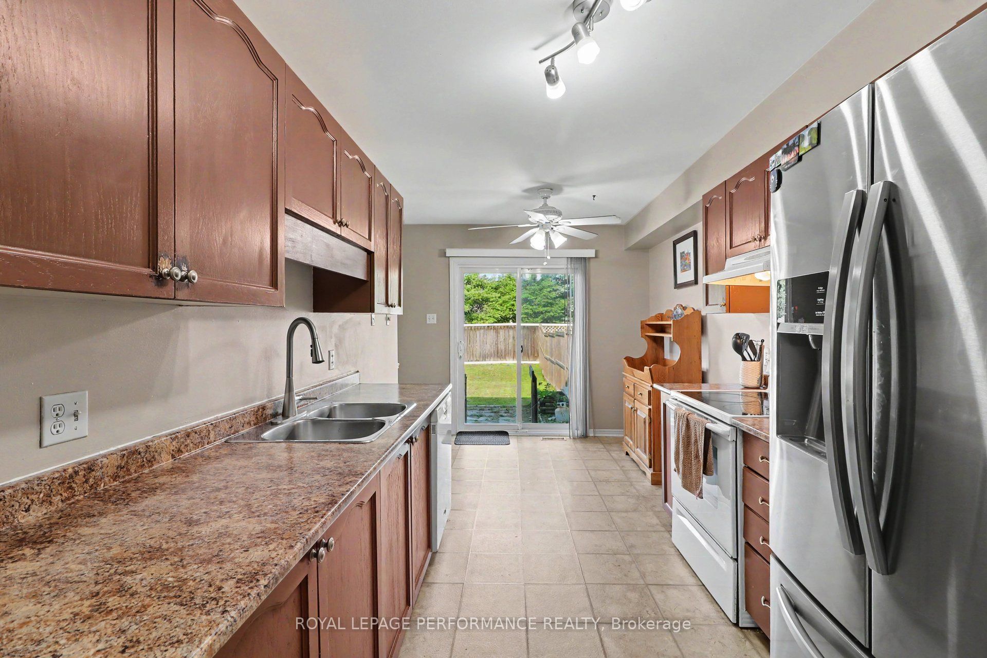757 Nesting Way Property Photo 9