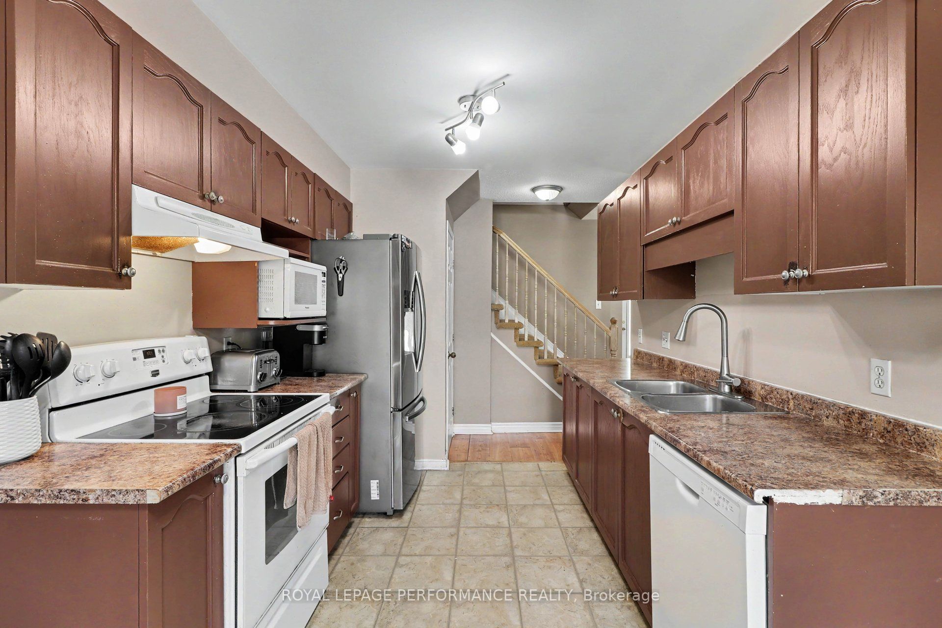 757 Nesting Way Property Photo 10