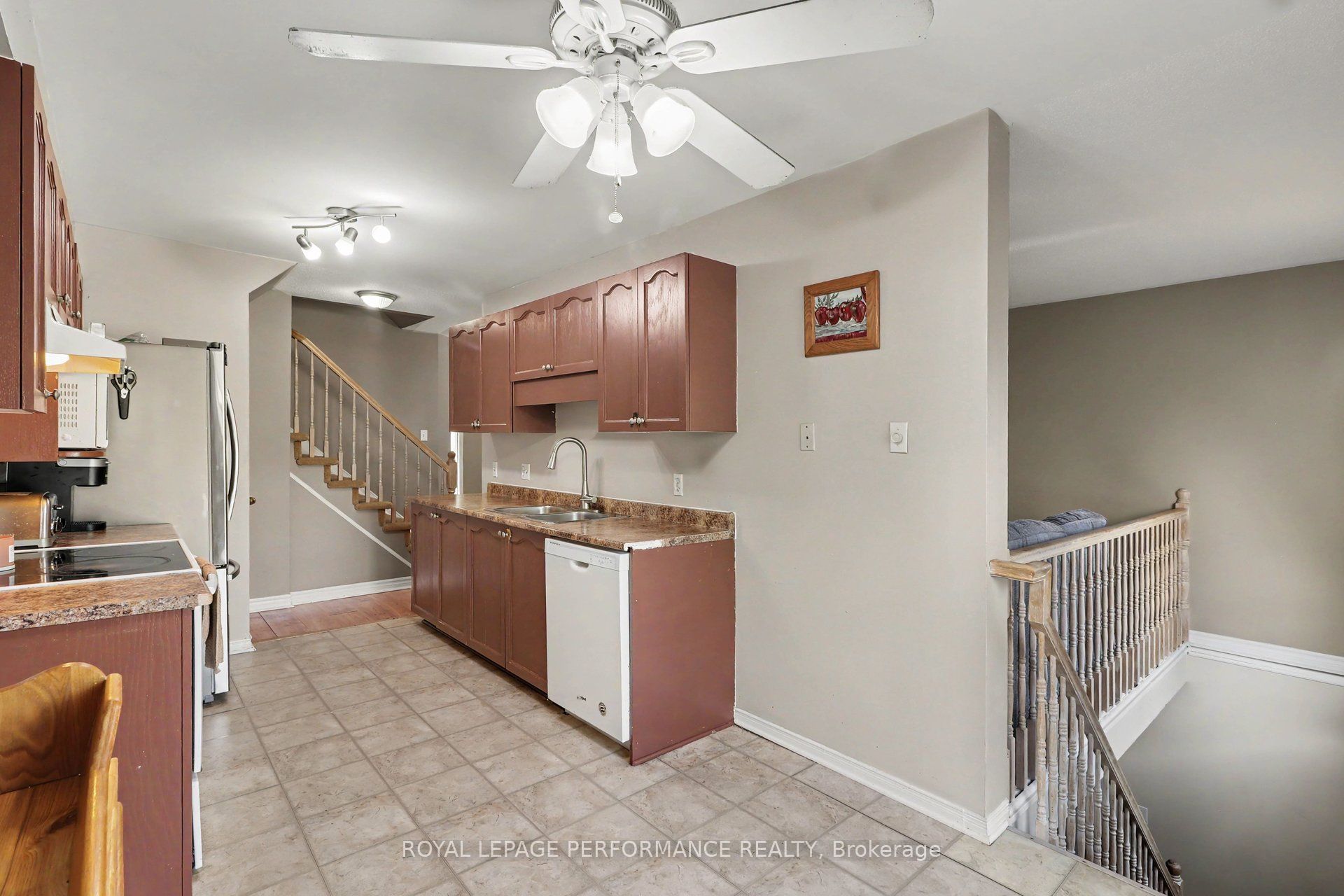 757 Nesting Way Property Photo 11