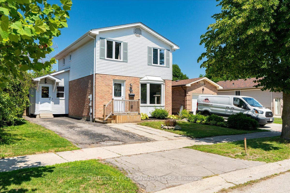 248 Ardsley Crescent Property Photo 2