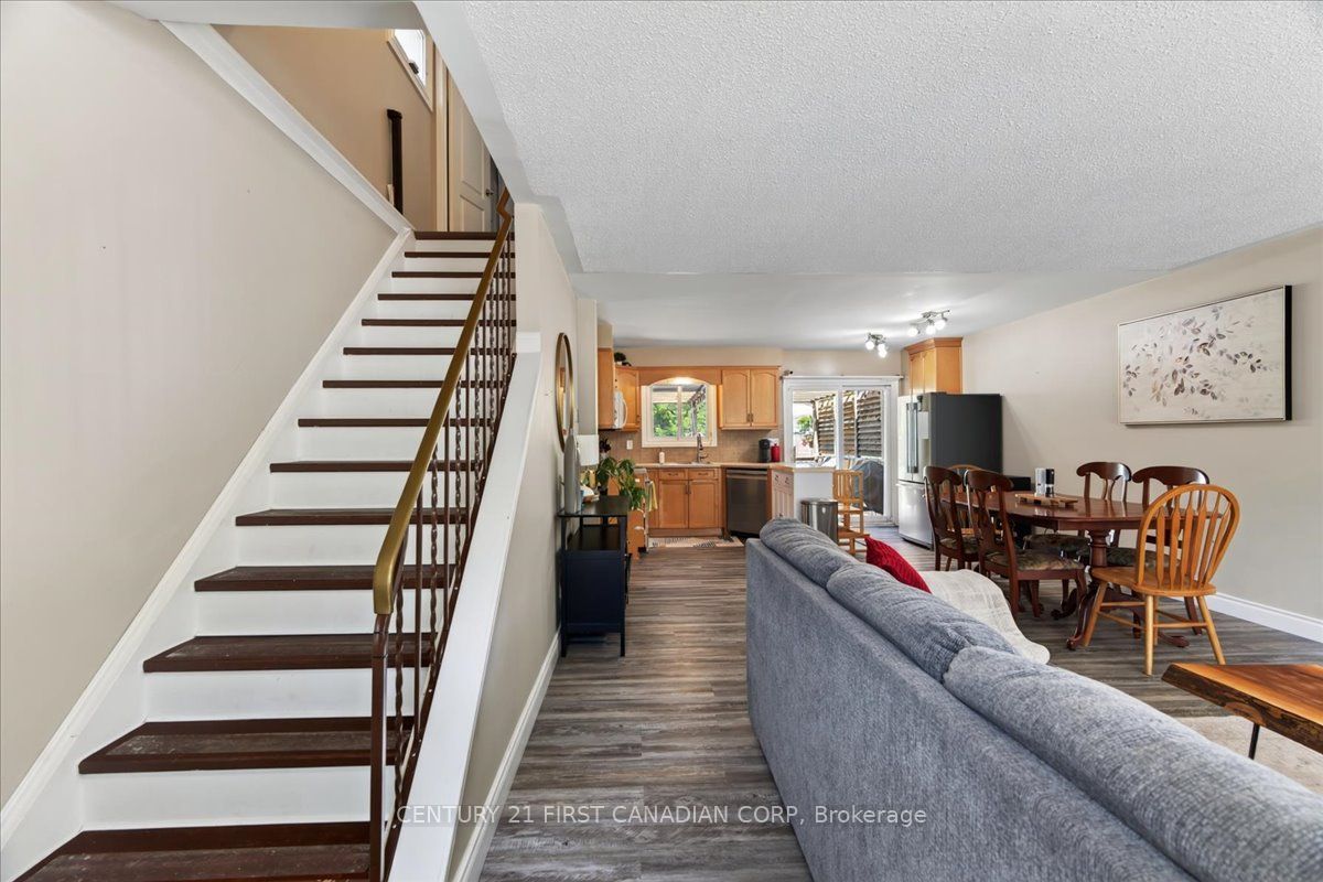 248 Ardsley Crescent Property Photo 4