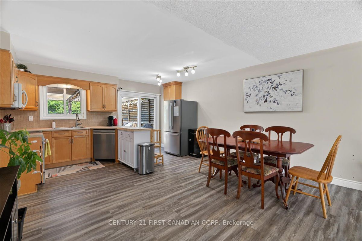 248 Ardsley Crescent Property Photo 8