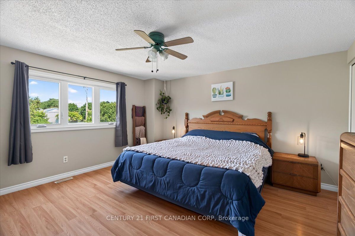 248 Ardsley Crescent Property Photo 13