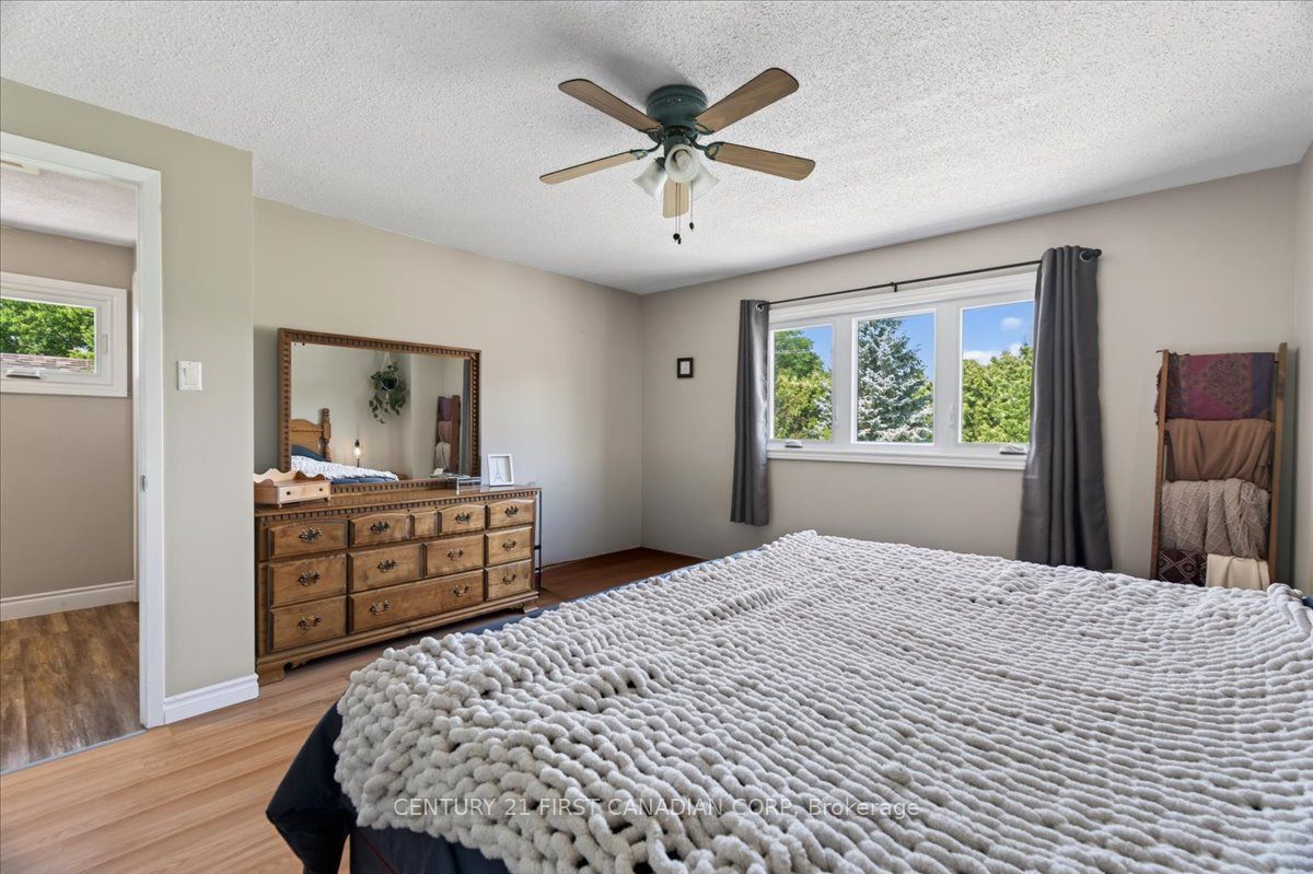 248 Ardsley Crescent Property Photo 15