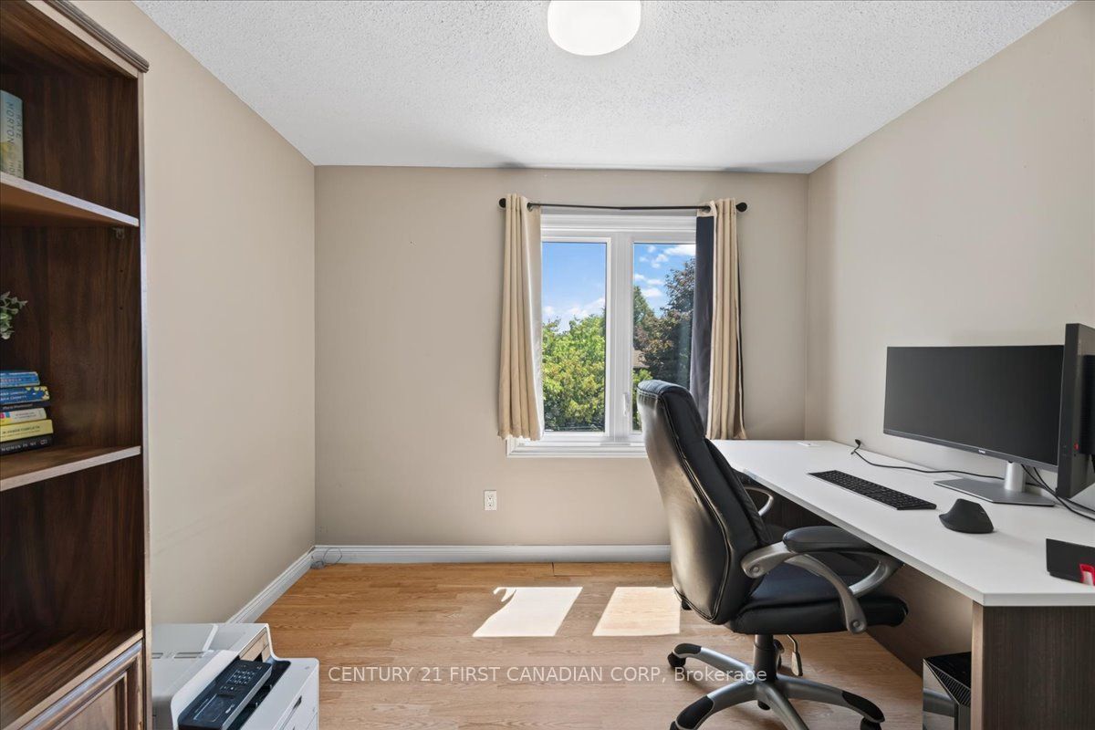 248 Ardsley Crescent Property Photo 16