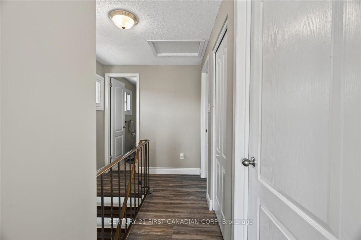 248 Ardsley Crescent Property Photo 17