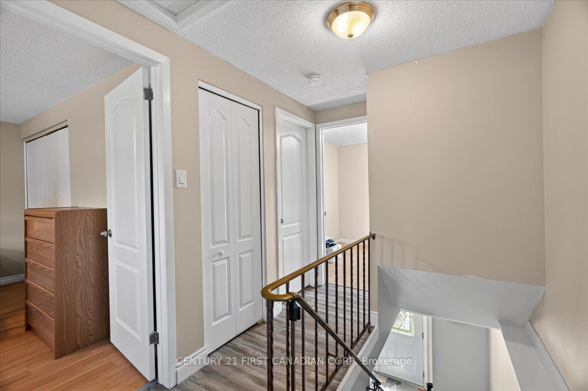 248 Ardsley Crescent Property Photo 18