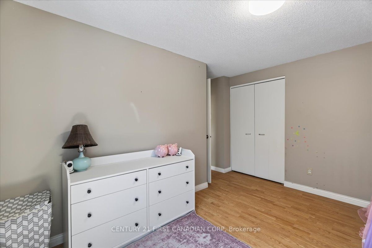 248 Ardsley Crescent Property Photo 20