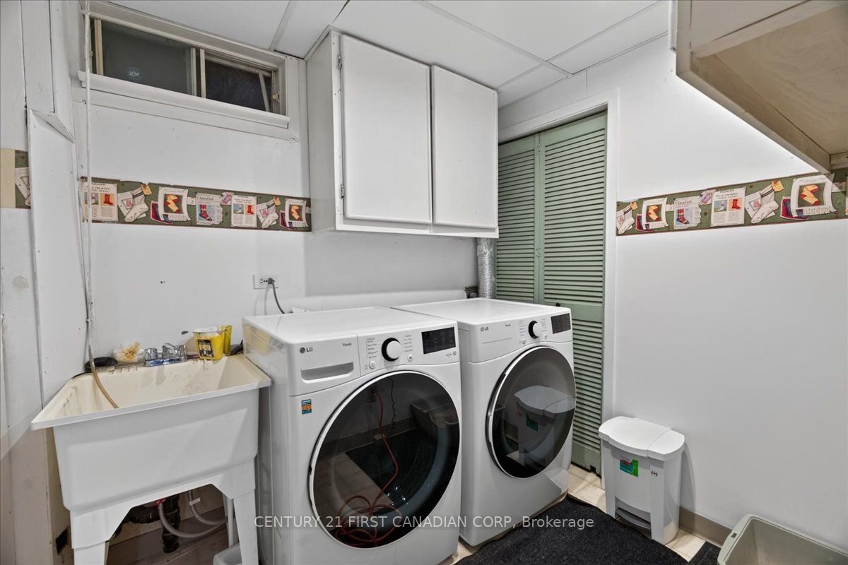 248 Ardsley Crescent Property Photo 21