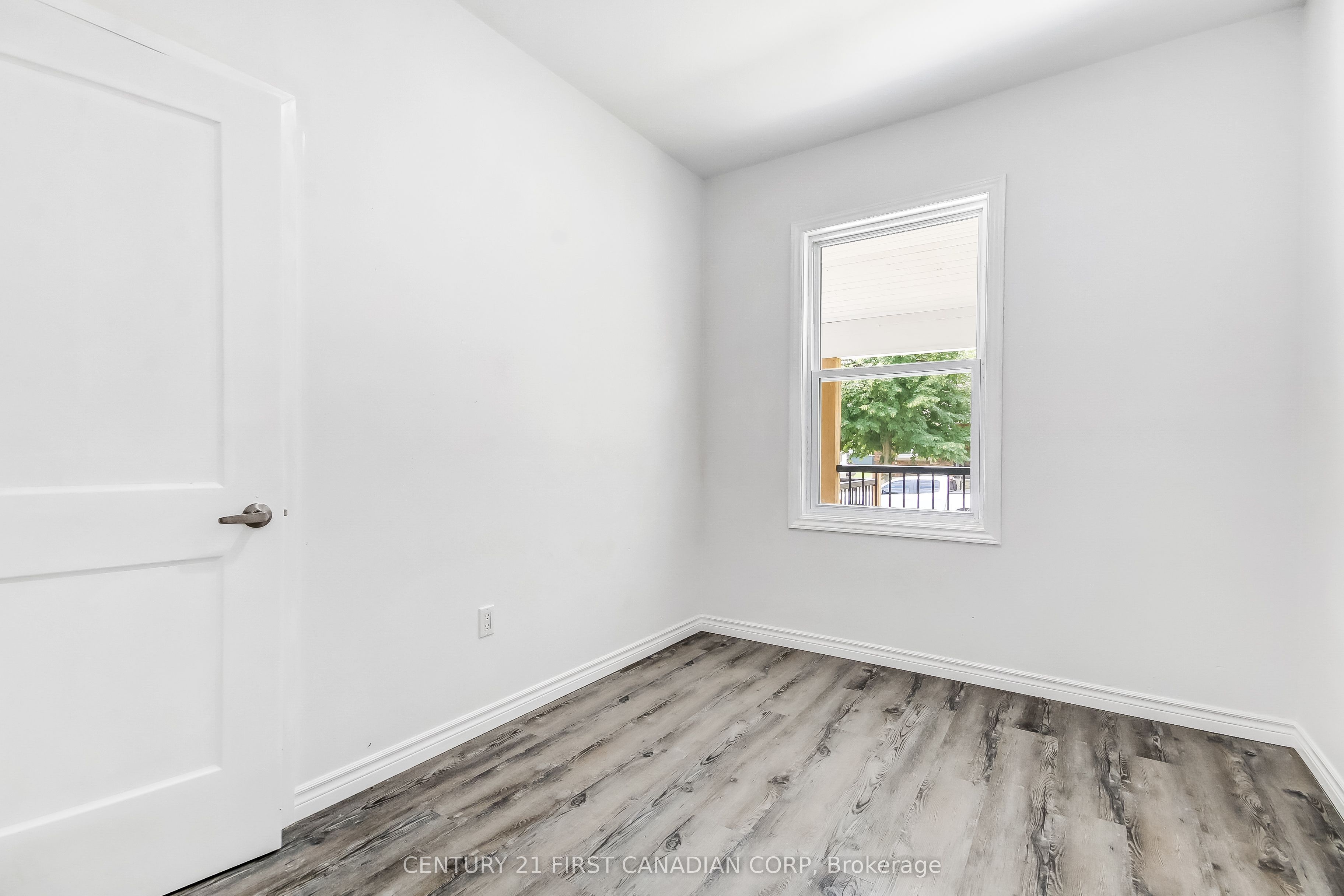 76 Chestnut Street Property Photo 12