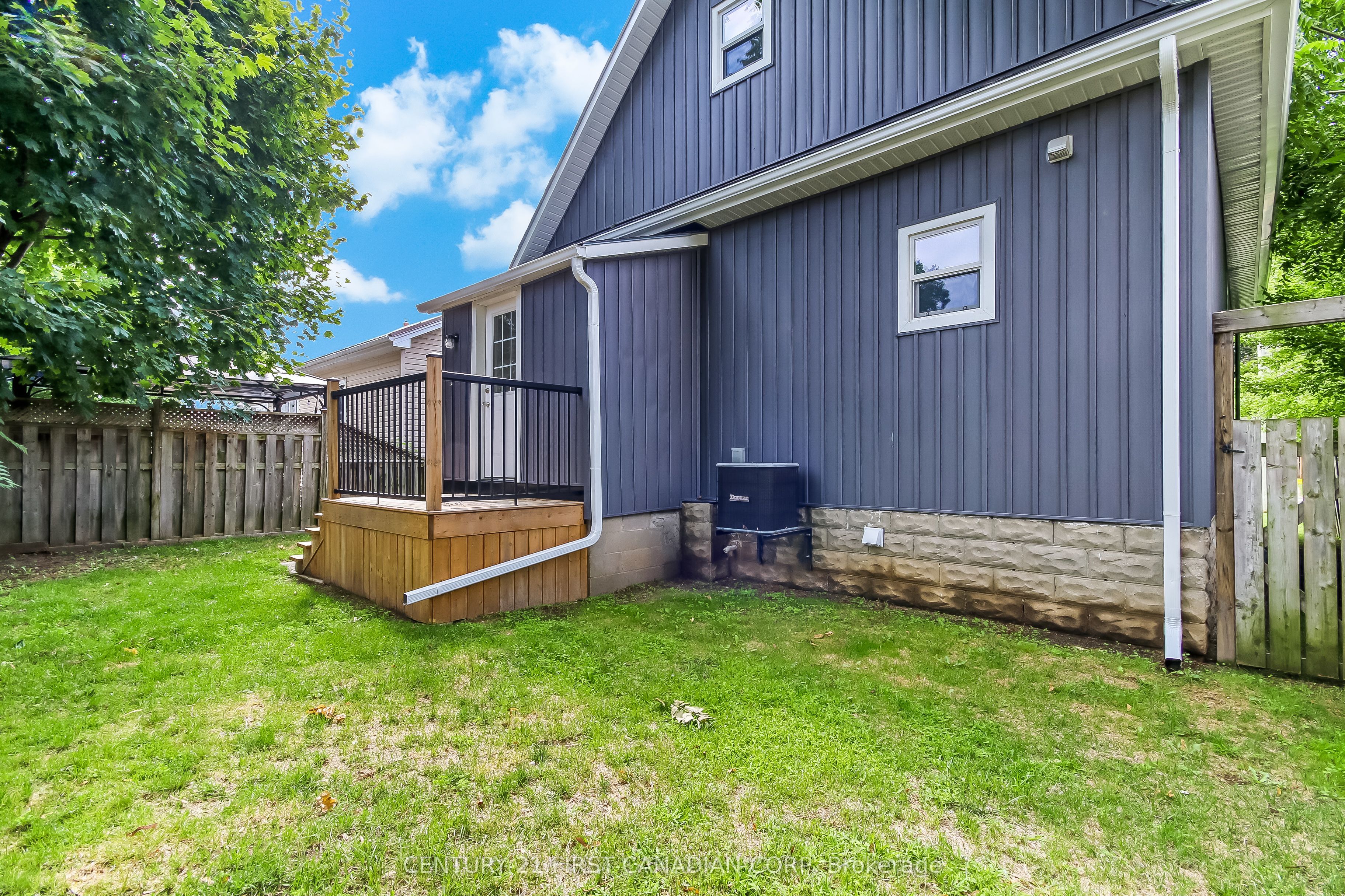76 Chestnut Street Property Photo 21
