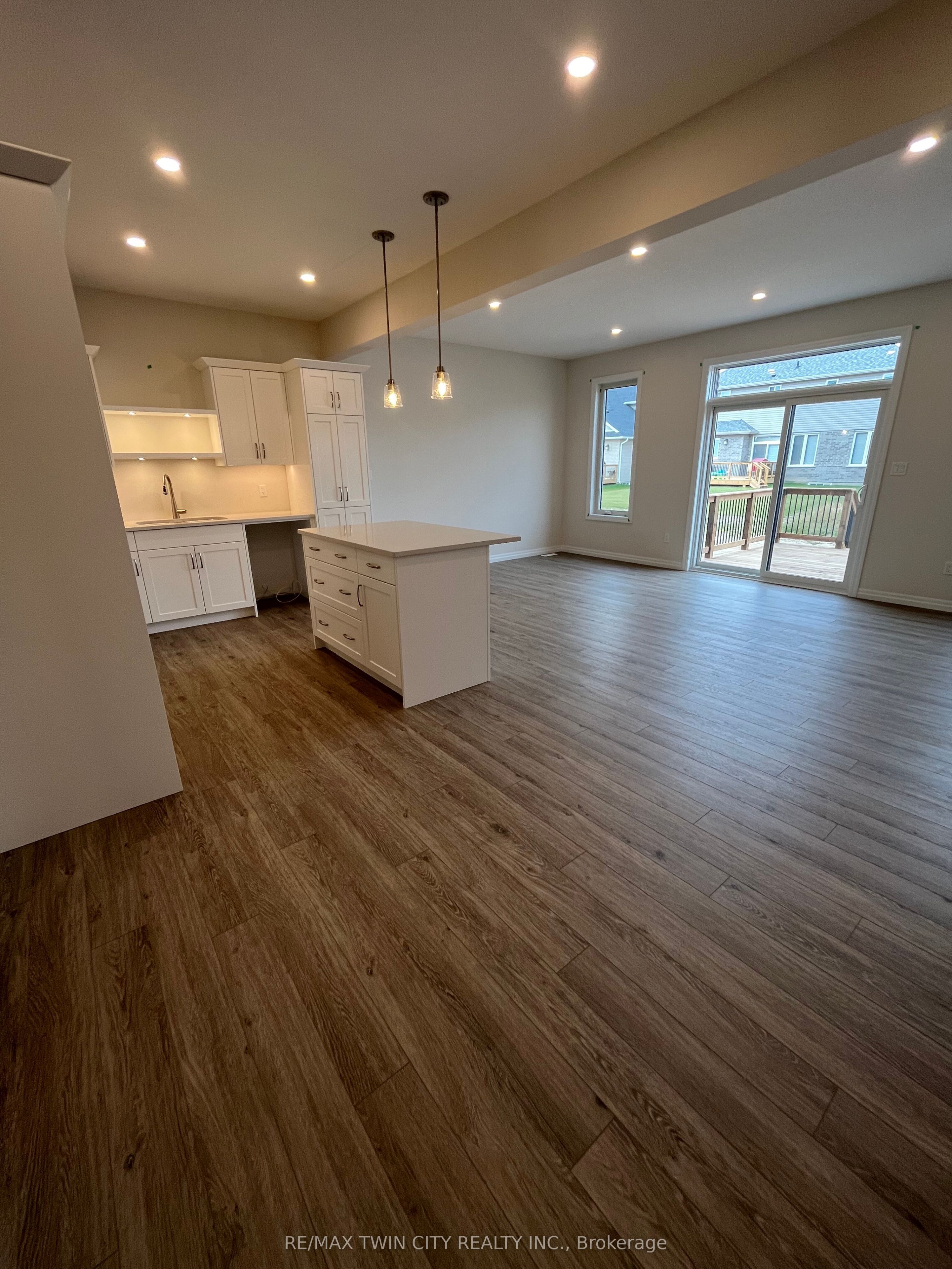 224 Renaissance Drive Property Photo 5