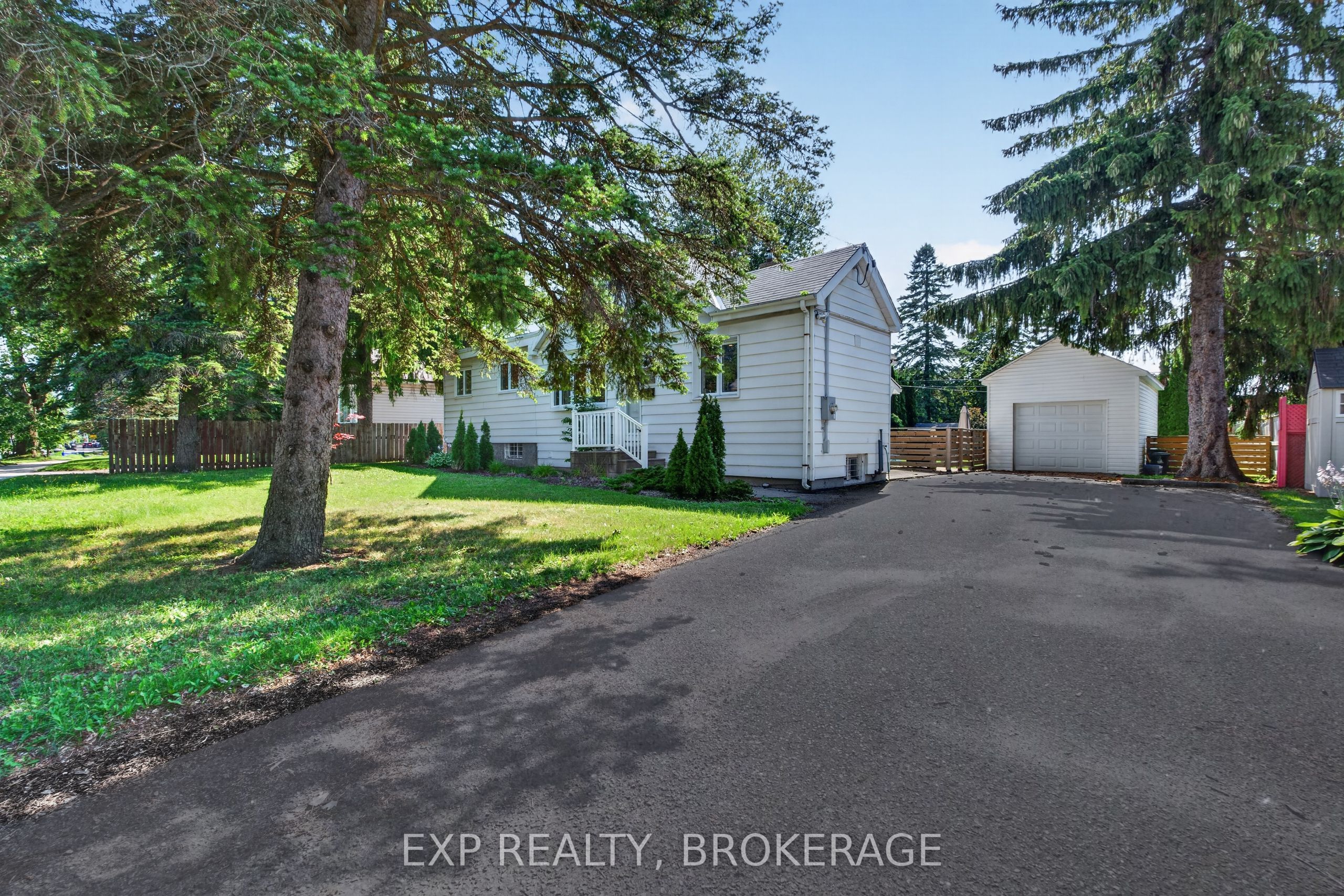 646 Portsmouth Avenue Property Photo 1