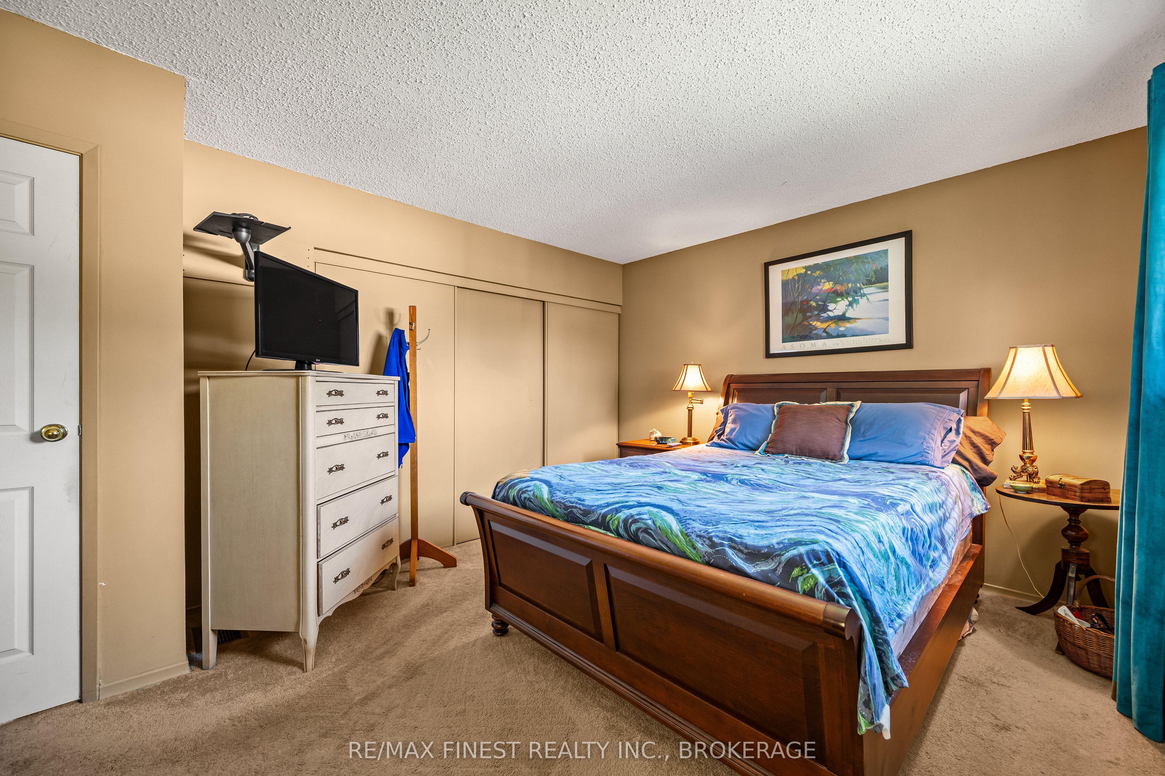 105 Grenadier Drive Property Photo 25