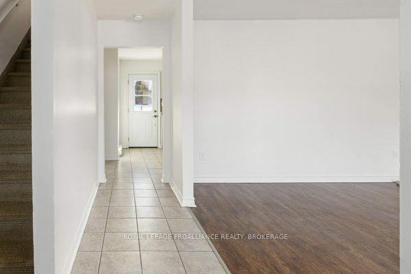 44 Rosemund Crescent 53 Property Photo 6