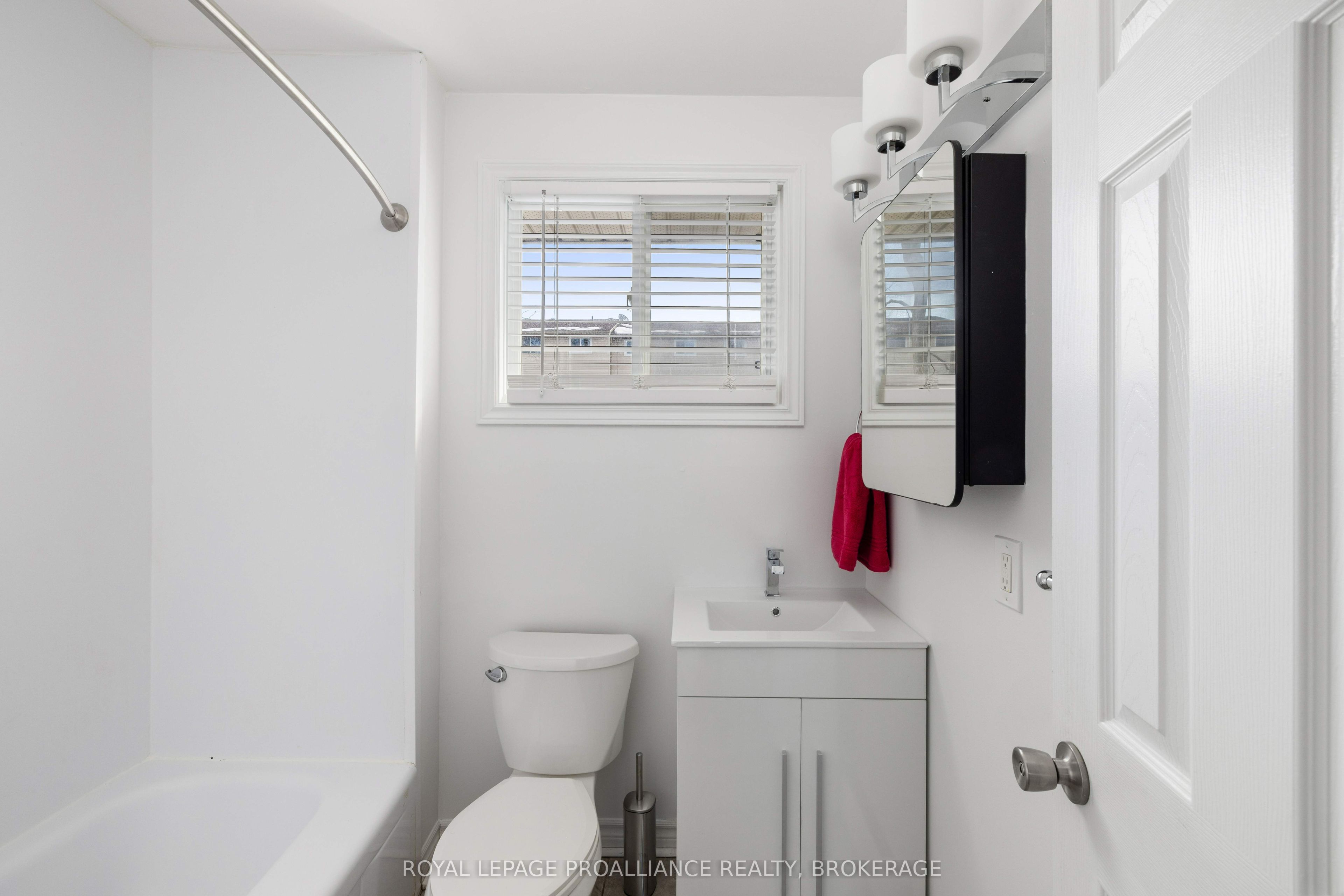 44 Rosemund Crescent 53 Property Photo 14