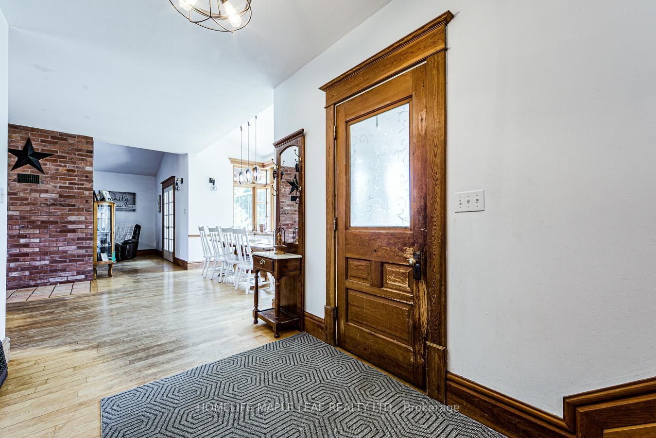 333329 7th Line Property Photo 4