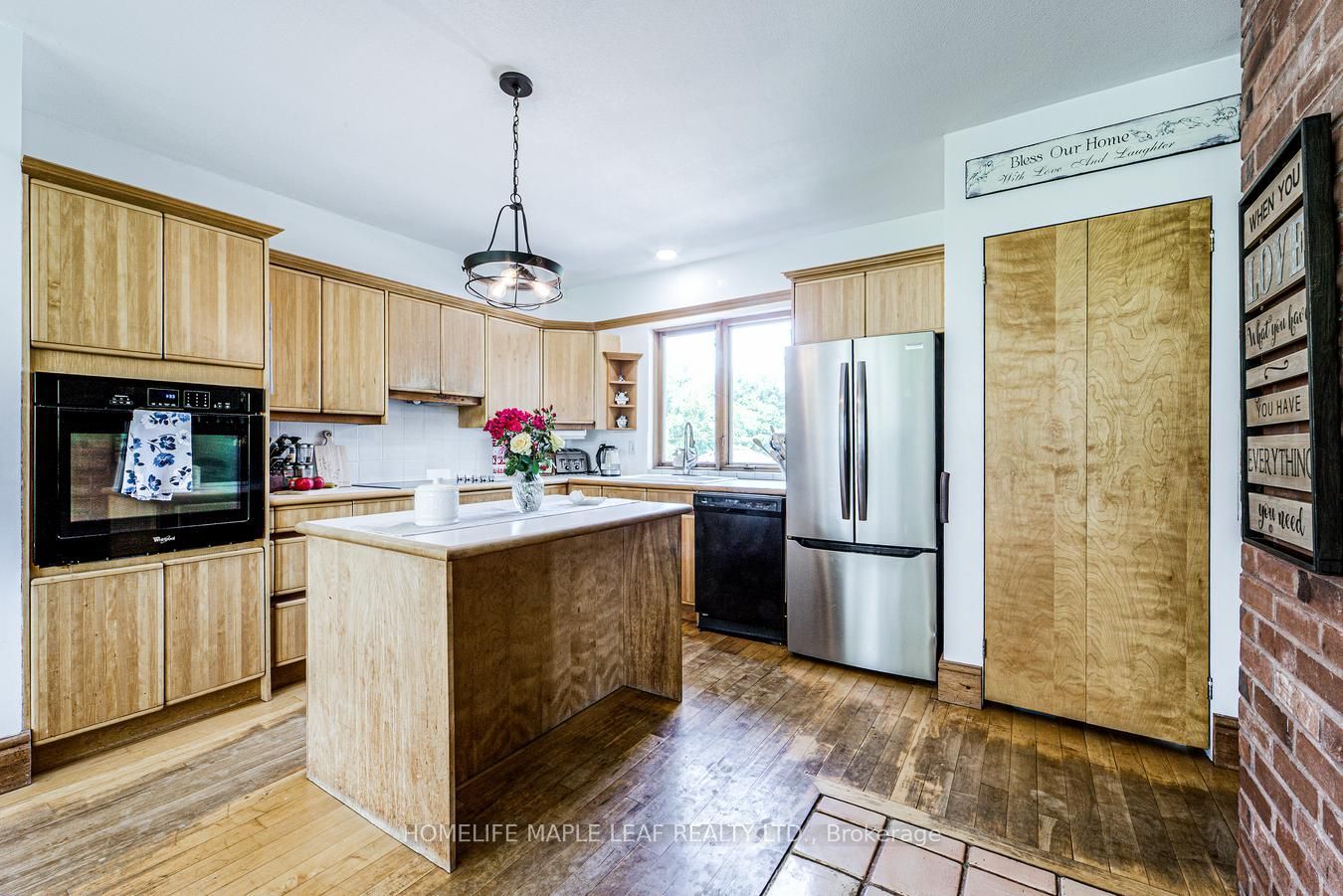 333329 7th Line Property Photo 8
