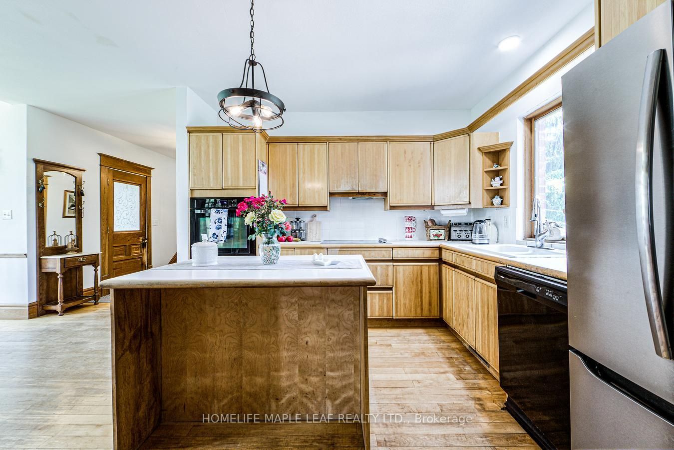 333329 7th Line Property Photo 12