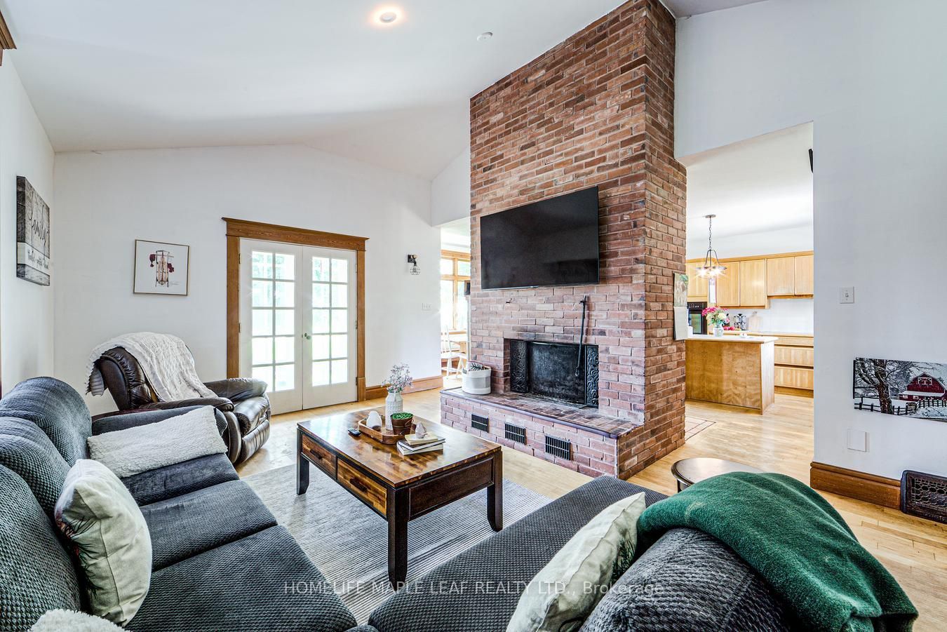 333329 7th Line Property Photo 14