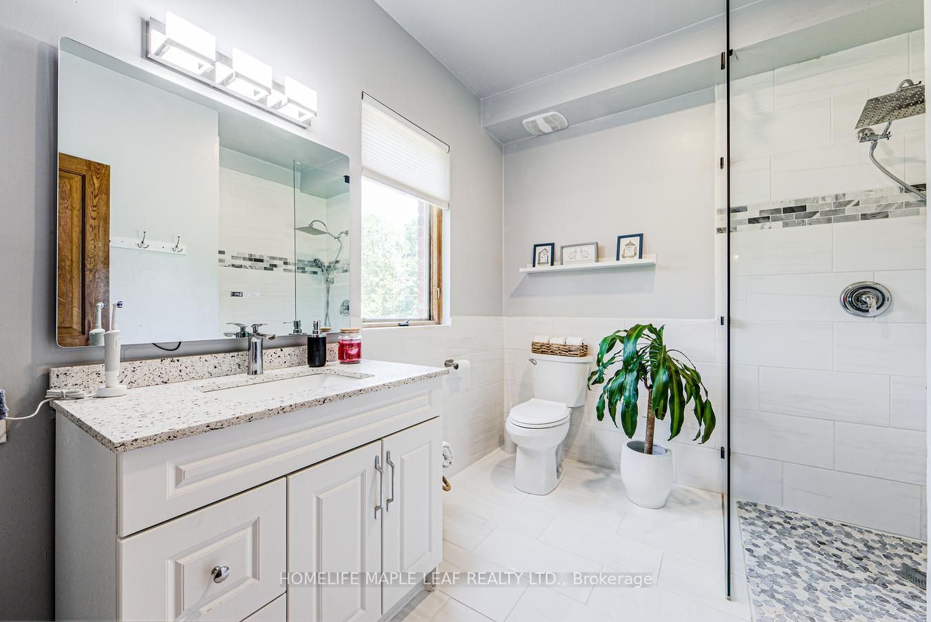 333329 7th Line Property Photo 19