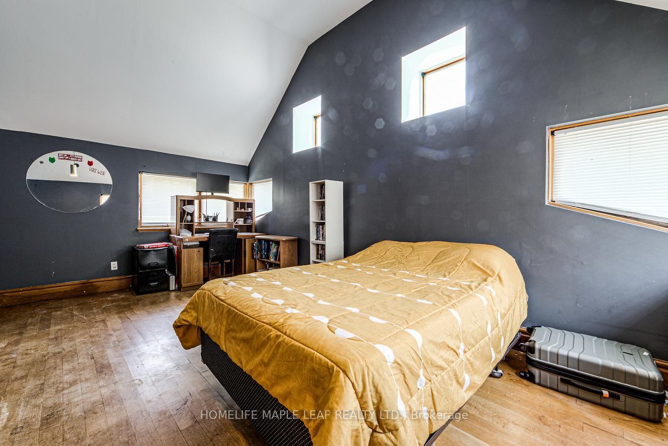 333329 7th Line Property Photo 28
