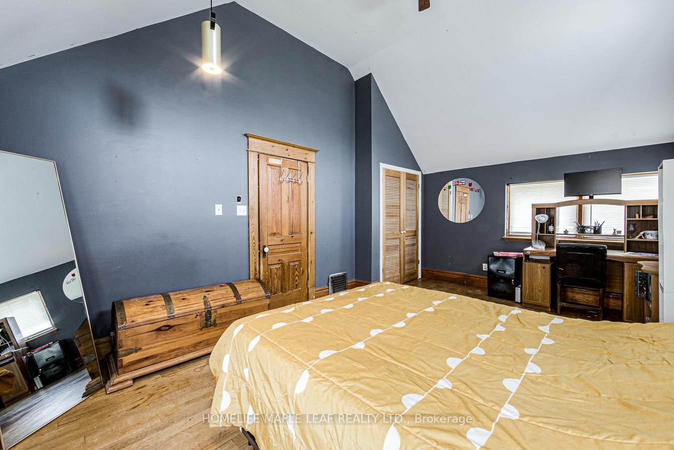 333329 7th Line Property Photo 29