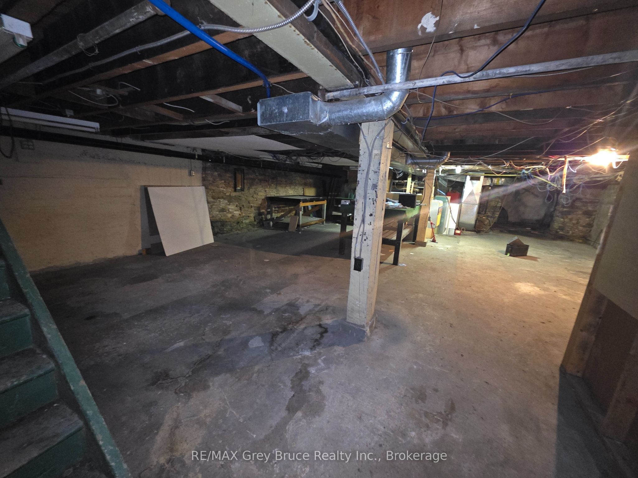 842 E 2nd Avenue E Property Photo 13