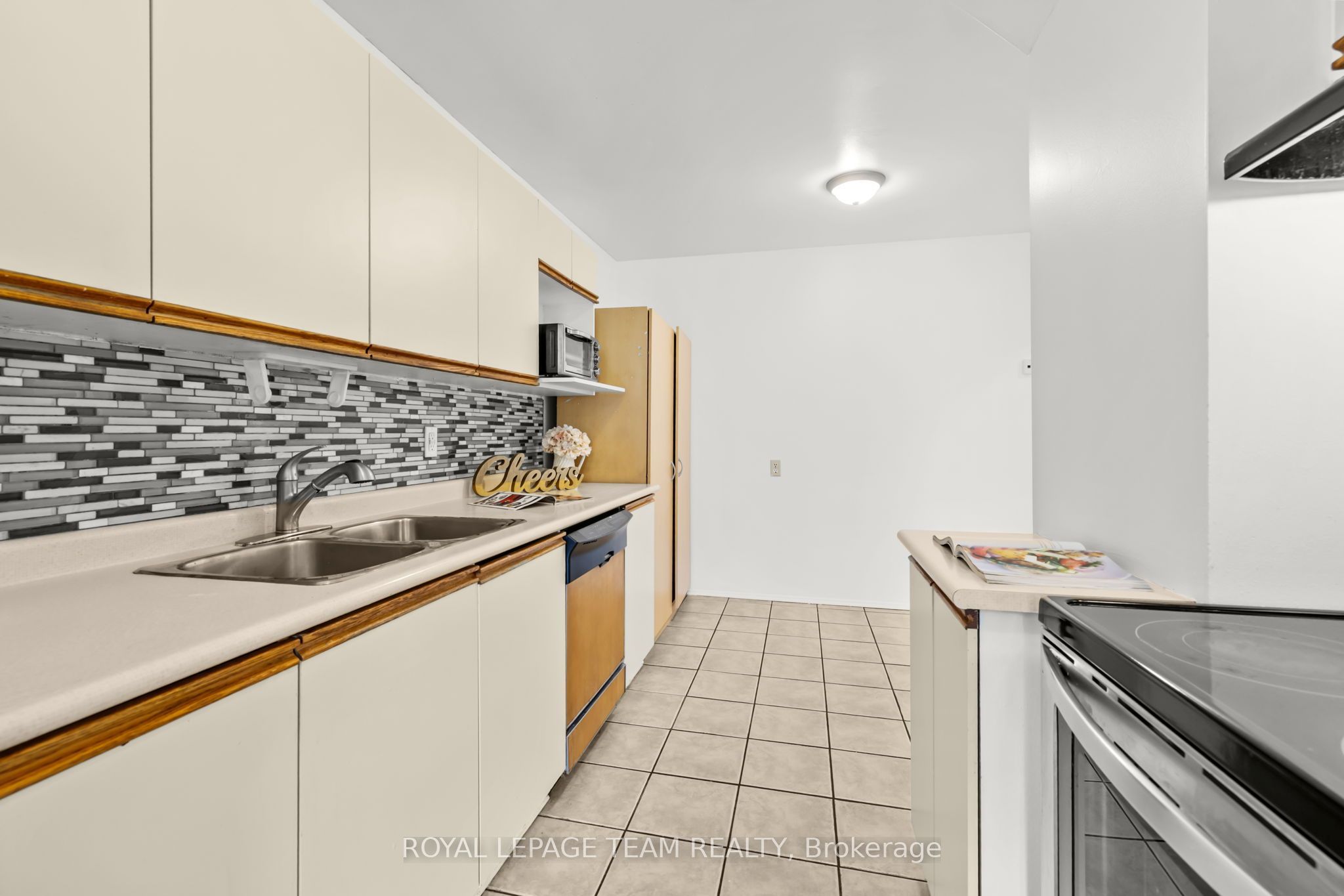 81 Rueter Street Property Photo 13