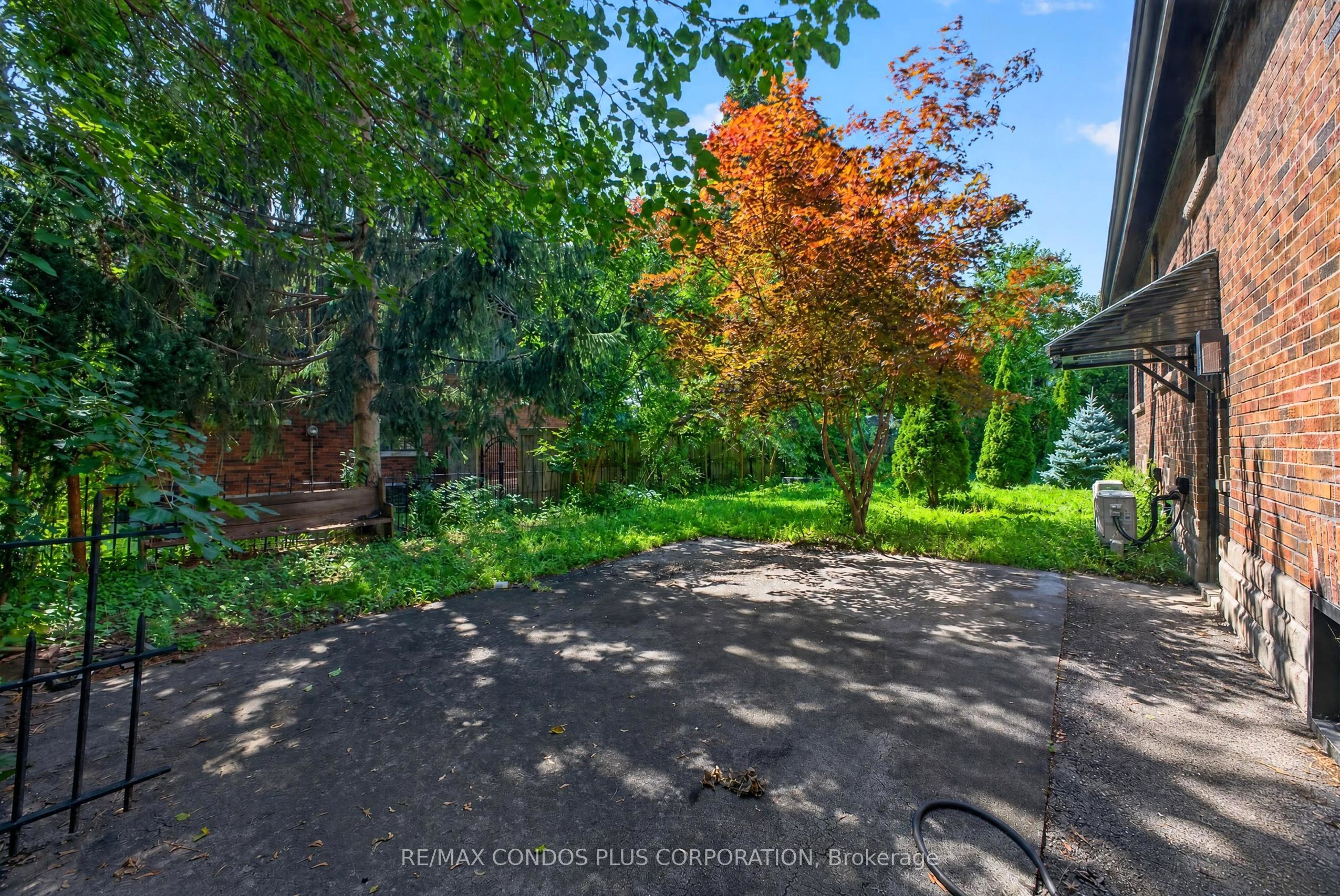 5983 Corwin Avenue Property Photo 5
